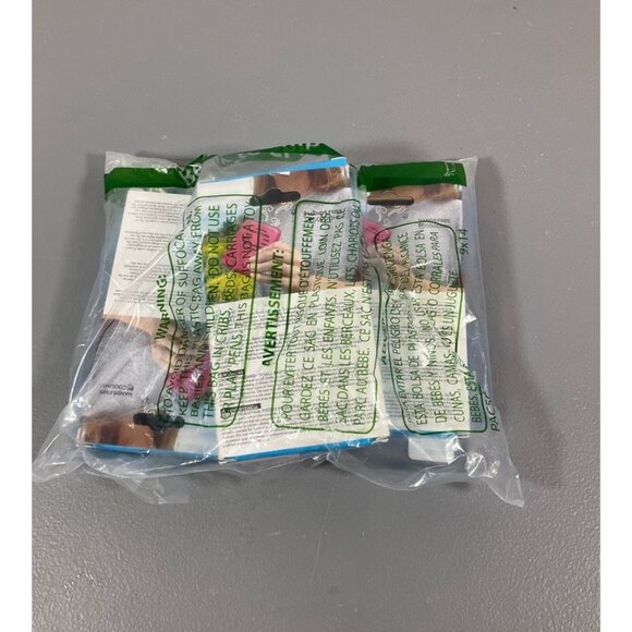 O2COOL Deluxe 3-Pack Personal Necklace Fans, Battery-Powered, Hands-Free Cooling - Picture 4 of 6